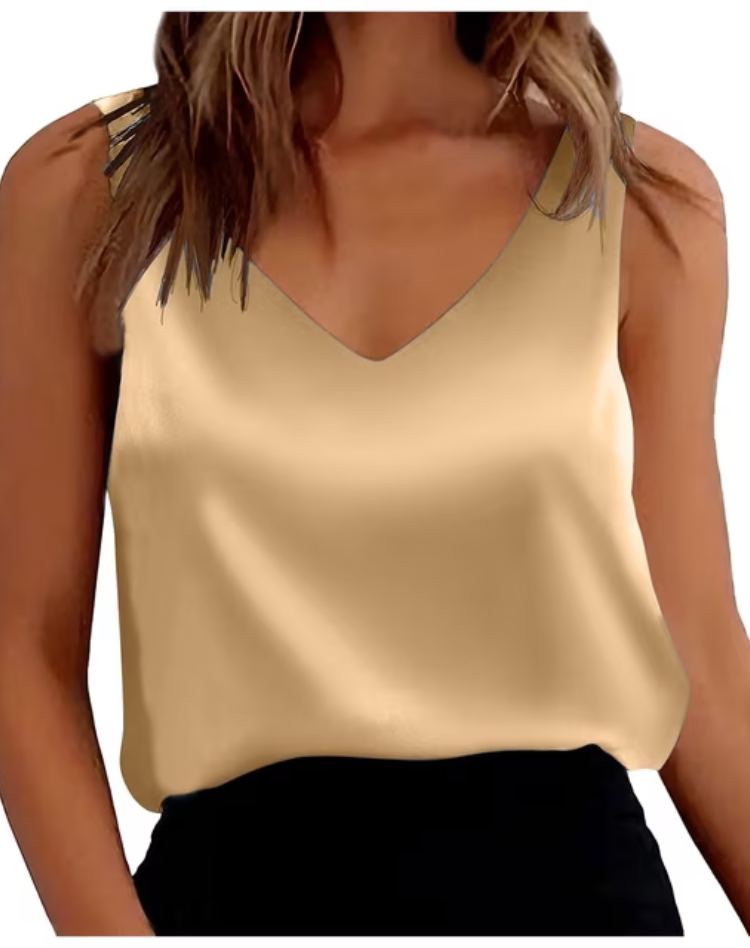 Satynowy top na ramiączkach z koronką w modnym stylu trendy tops