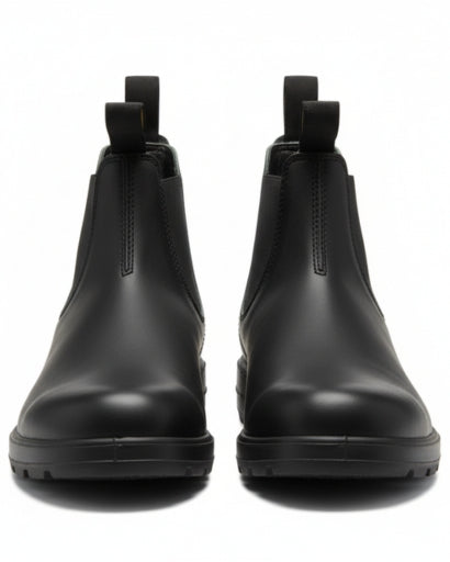Détail de la languette avant des bottines Chelsea