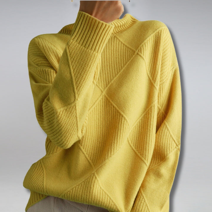 Kaszmirowy sweter damski z golfem i wzorem w romby