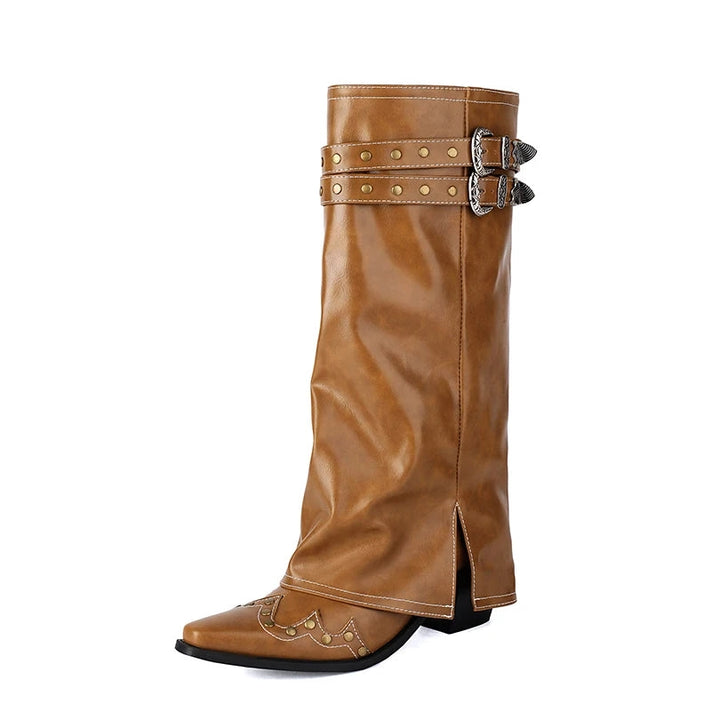 productfoto camel western knielaars met studs op de neus – zijaanzicht links