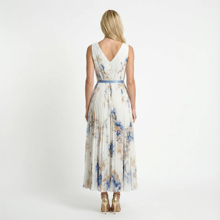 Sleeveless V-neck floral pleated maxi dress in White, back view