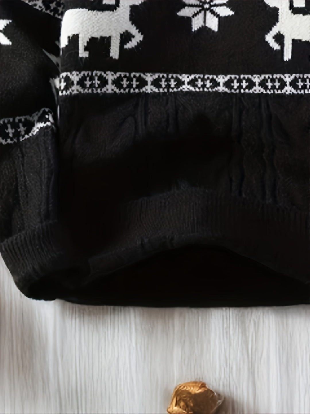 Sweter świąteczny męski z reniferami i warkoczowym splotem